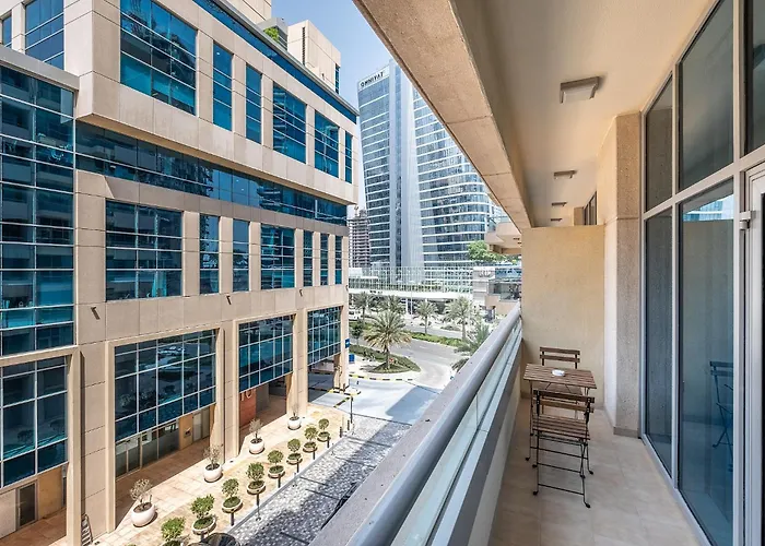 Escape 24 Holiday Homes - Bay Square - Studio Business Bay Dubai