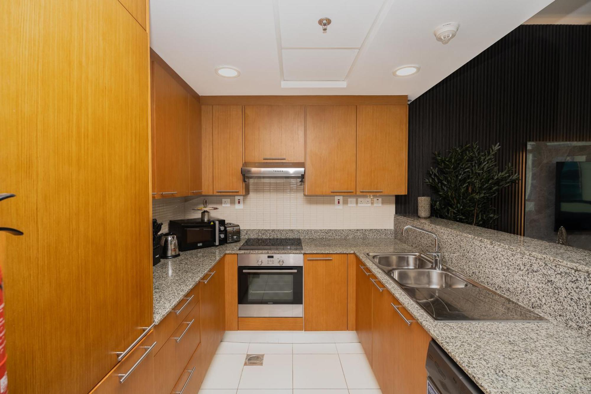 Escape 24 Homes - Bay Square - Business Bay अपार्टमेंट *