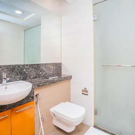 Escape 24 Holiday Homes - Bay Square - Studio Business Bay Dubai Exterior photo