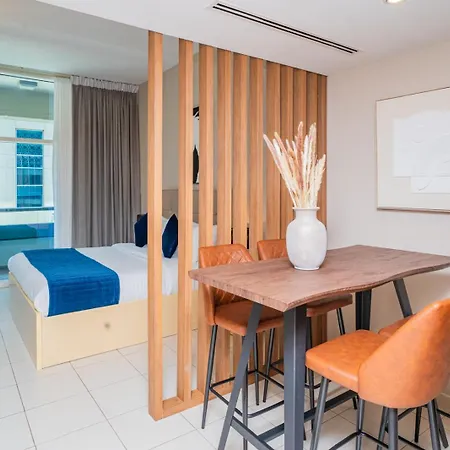Escape 24 Holiday Homes - Bay Square - Studio Business Bay Dubai Exterior photo