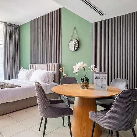 Escape 24 Holiday Homes - Bay Square - Studio Business Bay Dubai Exterior photo